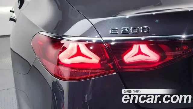 Mercedes-Benz E-Class 2025 — Şəkil 25/36