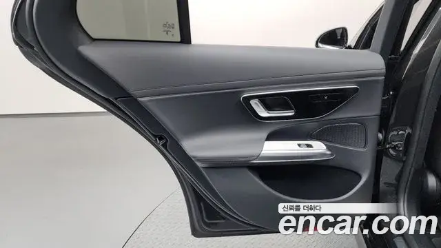 Mercedes-Benz E-Class 2025 — Şəkil 30/36
