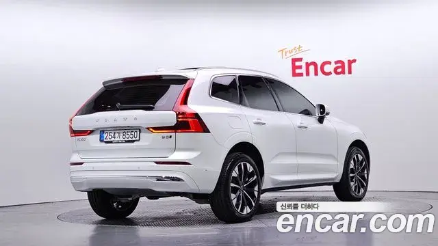 Volvo XC60 2026 — Photo 28/35