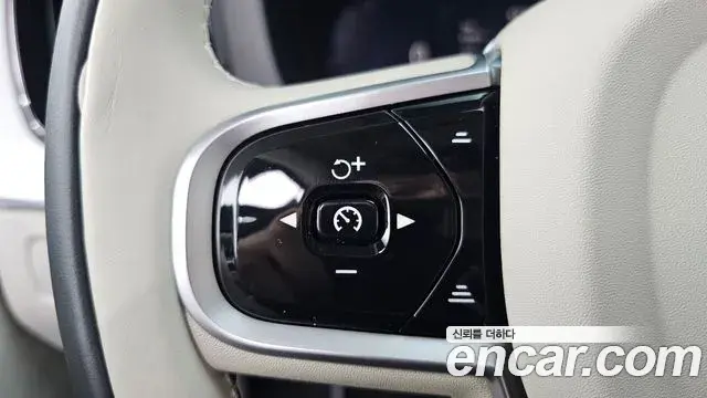 Volvo XC60 2026 — Photo 15/35