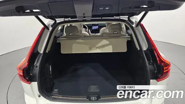 Volvo XC60 2026 — Photo 24/35