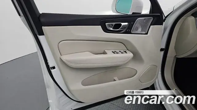 Volvo XC60 2026 — Photo 11/35