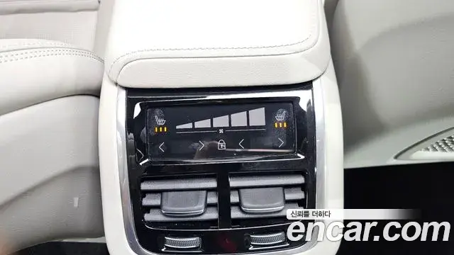 Volvo XC60 2026 — Photo 29/35