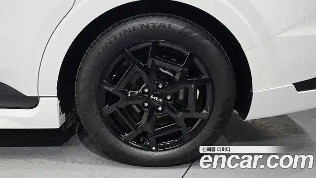 Kia Carnival 2025 — Photo 2/48