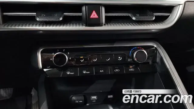 Kia K5 2021 — Photo 8/36
