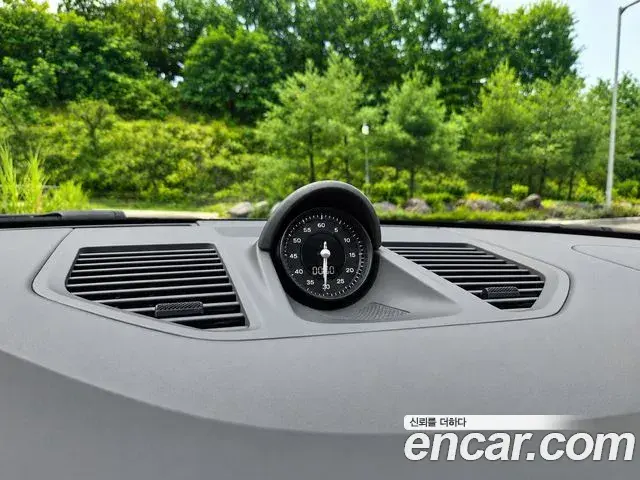 Porsche 911 2021 — ფოტო 18/20