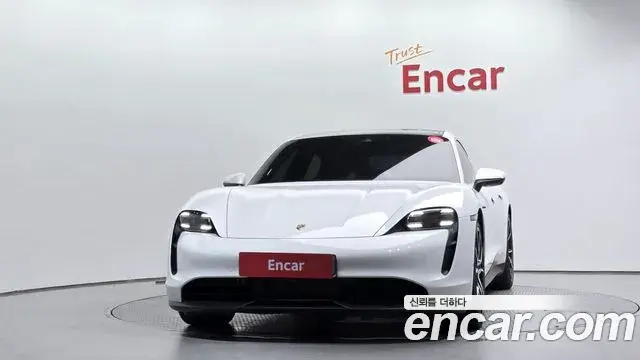 Porsche Taycan 2024 — Photo 28/37