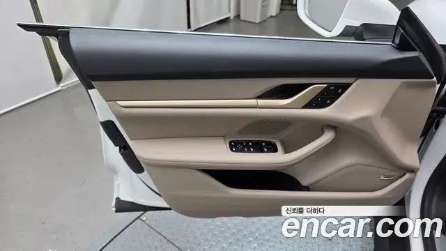 Porsche Taycan 2024 — Photo 35/37