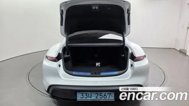 Porsche Taycan 2024 — Photo 26/37