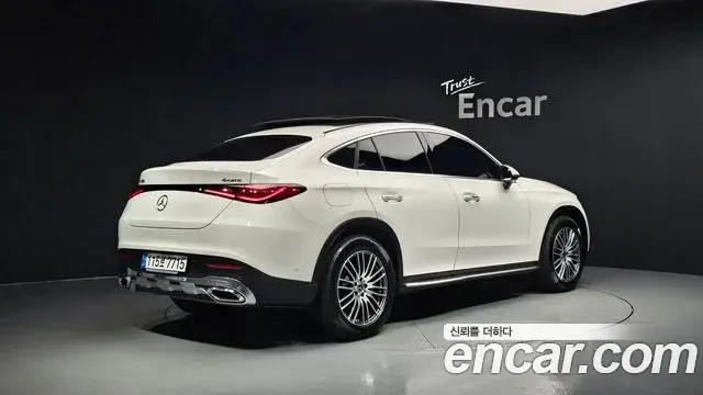 Mercedes-Benz GLC-Class 2025 — Photo 8/31