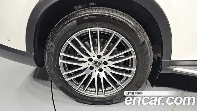 Mercedes-Benz GLC-Class 2025 — Photo 4/31