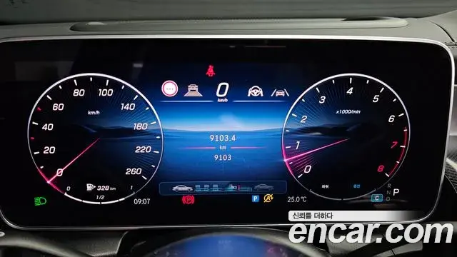Mercedes-Benz GLC-Class 2025 — Photo 25/31