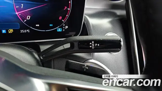 Mercedes-Benz GLC-Class 2025 — Photo 18/31