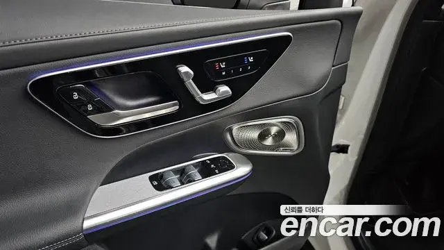 Mercedes-Benz GLC-Class 2025 — Photo 21/31