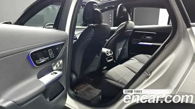 Mercedes-Benz GLC-Class 2025 — Photo 19/31