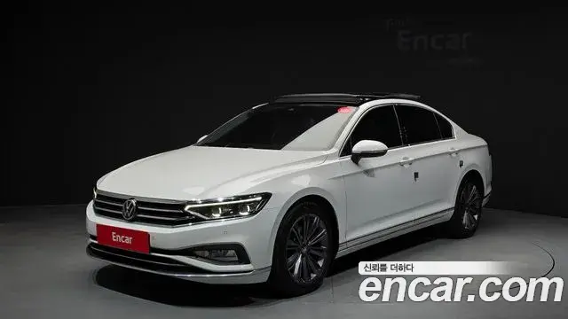 Volkswagen Passat GT 2022 — Şəkil 10/33