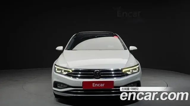 Volkswagen Passat GT 2022 — Şəkil 17/33