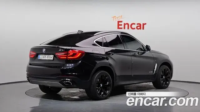 BMW X6 2019 — ფოტო 18/20