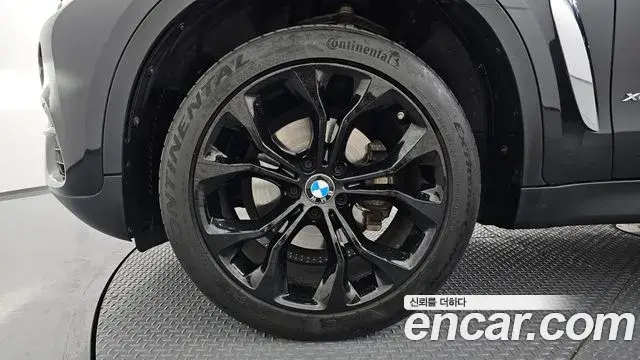BMW X6 2019 — ფოტო 19/20