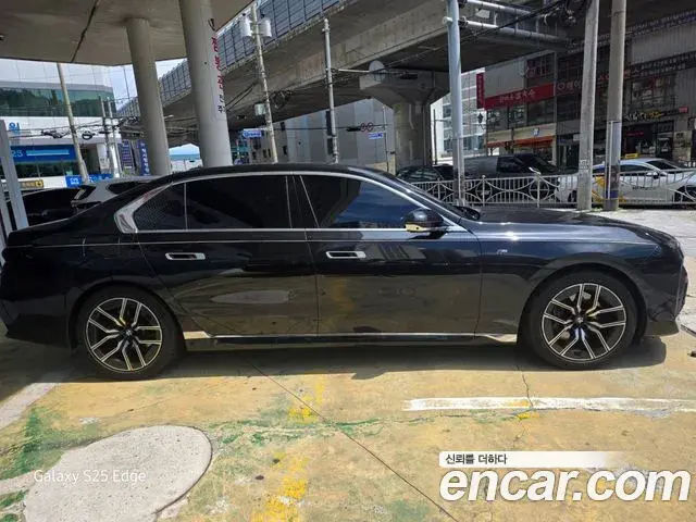 BMW 7 Series 2025 — ფოტო 5/6