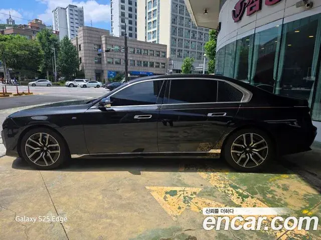 BMW 7 Series 2025 — ფოტო 2/6