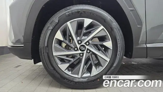 Hyundai Tucson Hybrid 2022 — ფოტო 14/20