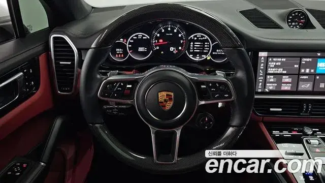 Porsche Cayenne 2020 — Фото 13/20
