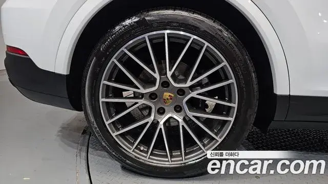 Porsche Cayenne 2020 — Şəkil 30/37