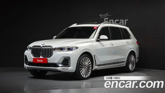 BMW X7 2021 — Photo 31/34