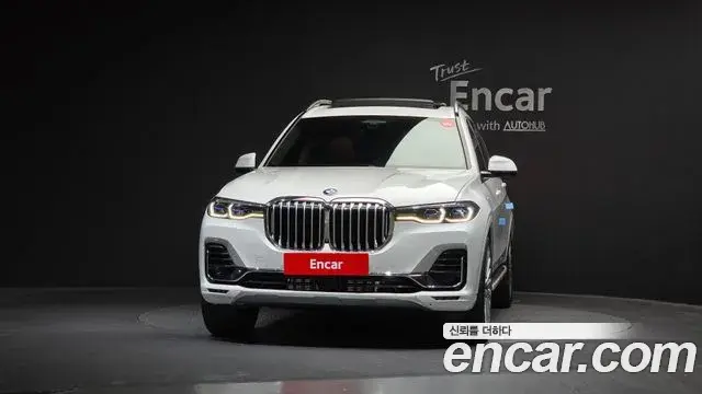 BMW X7 2021 — Photo 9/34