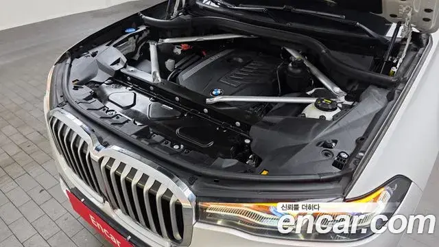 BMW X7 2021 — Photo 13/34