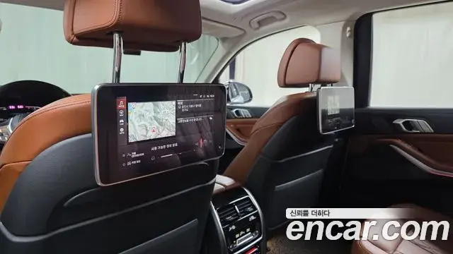 BMW X7 2021 — Photo 14/34