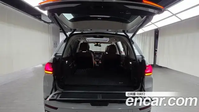 BMW X7 2021 — Photo 19/34