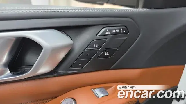 BMW X7 2021 — Photo 10/34