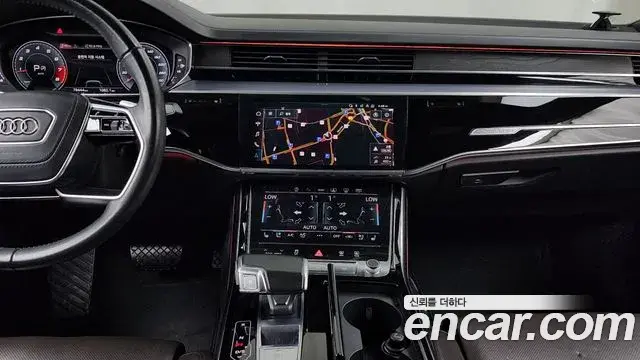 Audi A8 2021 — ფოტო 7/20