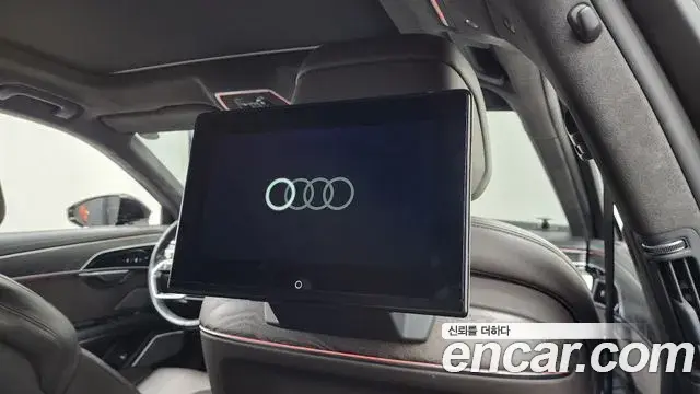 Audi A8 2021 — ფოტო 16/20