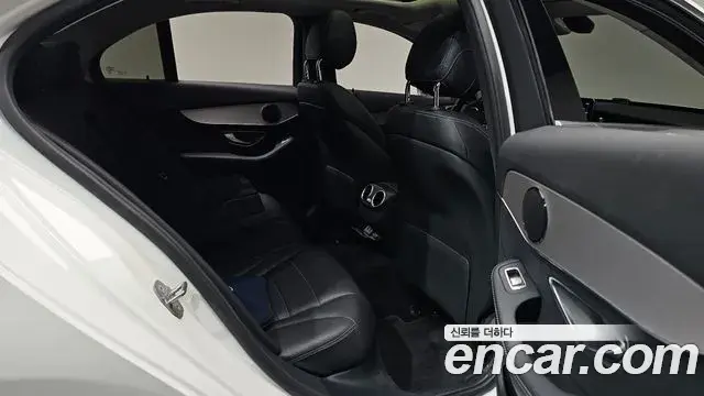 Mercedes-Benz C-Class 2020 — Şəkil 24/34