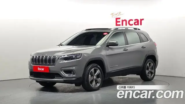 Jeep Cherokee 2021 — ფოტო 14/32