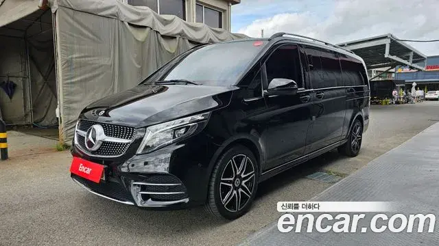 Mercedes-Benz V-Class 2023 — Фото 1/20