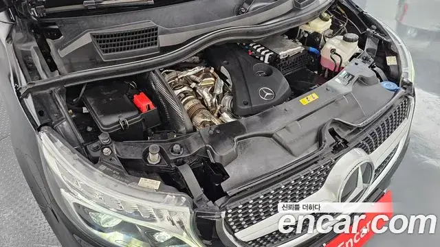 Mercedes-Benz V-Class 2023 — Фото 6/20