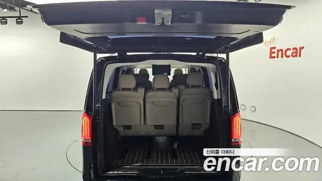 Mercedes-Benz V-Class 2023 — Фото 20/20