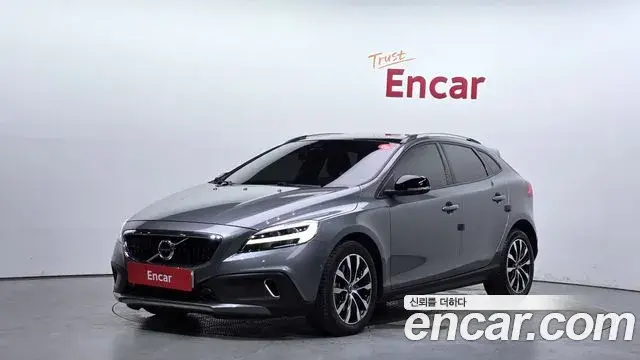 Volvo V40 Cross Country 2018 — Şəkil 2/30