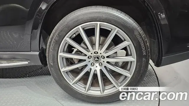 Mercedes-Benz GLS-Class 2022 — Photo 25/38