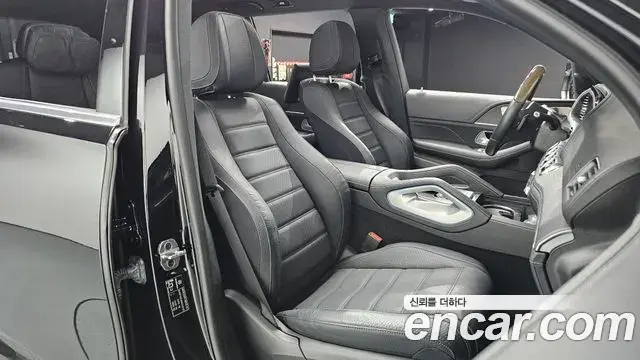 Mercedes-Benz GLS-Class 2022 — Photo 32/38