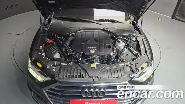 Audi A8 2021 — Photo 14/33