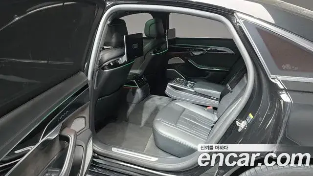 Audi A8 2021 — Photo 23/33