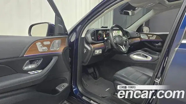 Mercedes-Benz GLE-Class 2021 — Фото 10/20