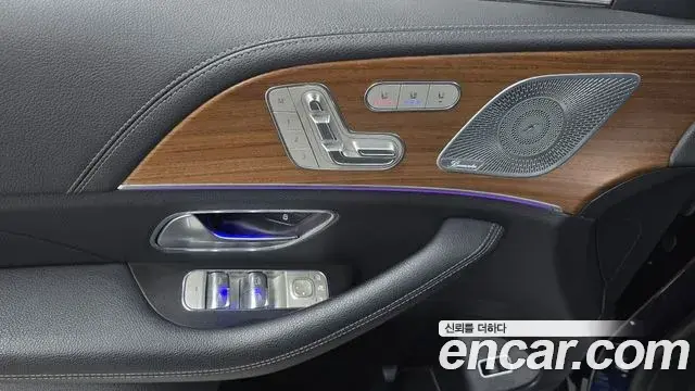 Mercedes-Benz GLE-Class 2021 — Фото 19/20