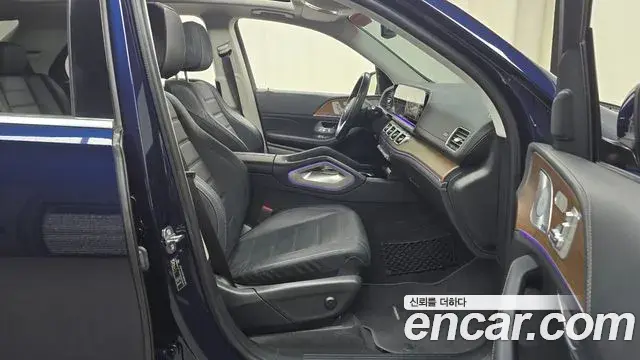 Mercedes-Benz GLE-Class 2021 — Photo 31/32