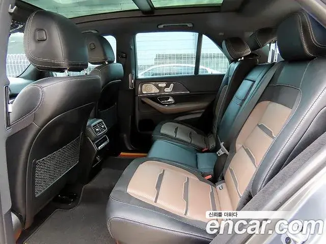 Mercedes-Benz GLE-Class 2023 — ფოტო 15/20